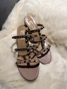 Valentino Studded Strappy Slide Sandals in Blush Pink